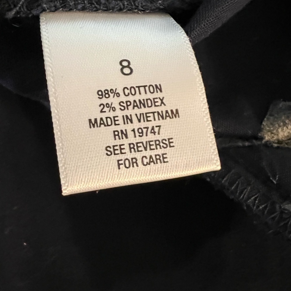Roz & Ali black capri pants size 8 - Picture 3 of 6